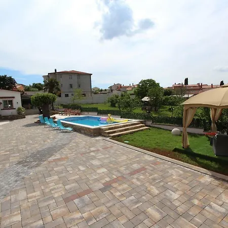 Midea 2 Apartment Rovinj