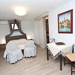 Apartment Midea 2 *