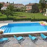 Midea 2 * Rovinj