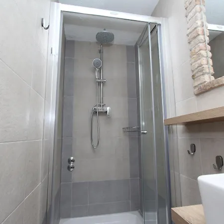 Lejlighed Midea 2 *