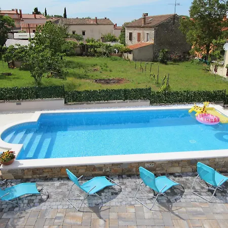 Midea 2 * Rovinj