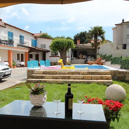 Midea 2 * Rovinj