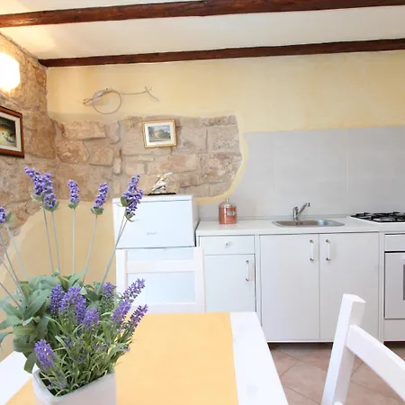 Midea 2 * Rovinj