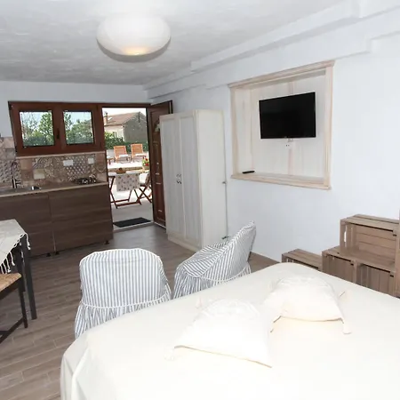 Midea 2 Apartment *