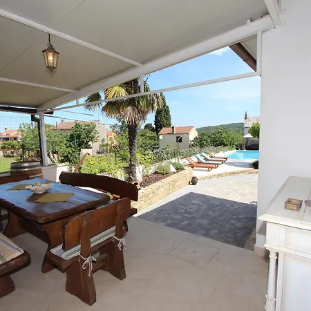 Midea 2 Rovinj